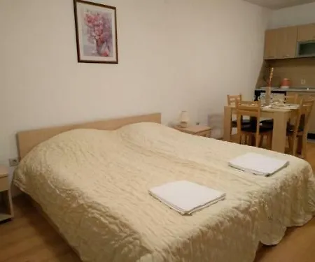 Aspen Golf D208 * Razlog